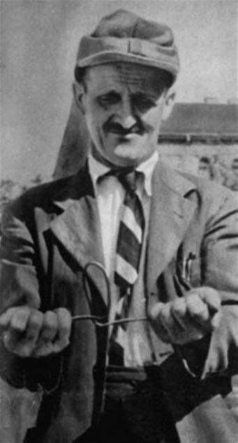 Amerika Birle�ik Devletleri'nin �B�y�k �ehri� (Ba�kent olabilir) roketlerle yok edilecek ve Bat� B�lgeleri Asyal�lar taraf�ndan i�gal edilecekler. Fakat bu i�galciler geri p�sk�rt�lecekler.�       