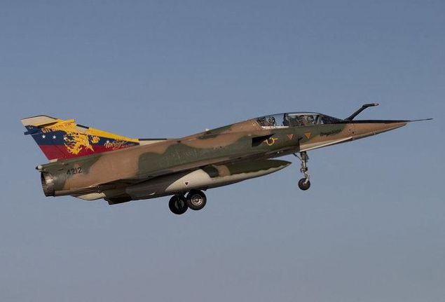   Venezuela: 39 sava� u�a��: 16 adet F-16A, 23 adet Su-30   