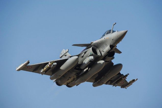  Fransa: 299 sava� u�a��: 32 adet Mirage 2000C, 71 adet Mirage 2000D, 29 adet Mirage 2000N, 28 adet Mirage 2000-5, 99 adet Rafale B/C, 40 adet Rafale M     Sipari� verilen: 29 adet Rafale B/C ve 2 adet Rafale M  