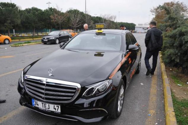 Mterilere daha kaliteli hizmet sunacaklarn belirten Atatrk Havaliman Taksiciler Kooperatifi Bakan Fahrettin Can, lks taksi filosunu arttrmaya devam edeceklerini de szlerine ekledi. Konuyla ilgili olarak aklamalarda bulunan Can, Biz bu aralarn saysn 60a karmay planlyoruz. uanda talep istediimiz ve umduumuzun zerinde. Bu uygulamay internet ve televizyon aracyla tm dnyaya duyurmak istiyoruz.     