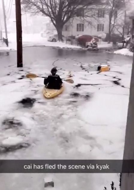 Hava muhalefeti nedeniyle 3 binden fazla u�u� iptal edildi ve r�tarlar ya�and�. New York'ta JFK Havaliman�'nda ise u�u�lar durduruldu.     