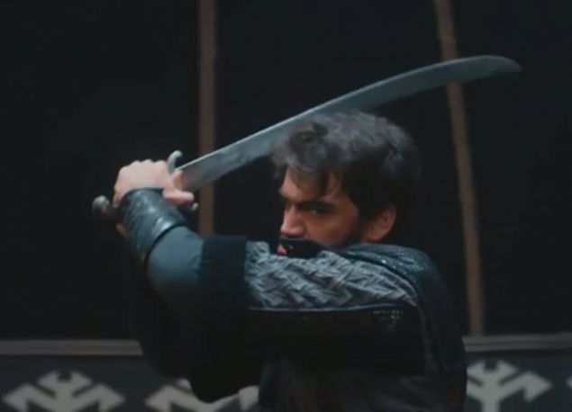 Sancar'�n Turgut'a k�l�� �eti�i sahnenin ard�ndan sosyal medyada ' Turgut Alp �lecek mi' sorular� sorulmaya ba�lad�.      