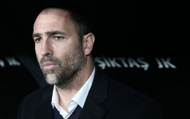                                                                 Hrvat teknik adam, 2-1 kaybettikleri Evkur Yeni Malatyaspor mann ardndan da yine ayn eyi yapm ve bu kez 'Kazannca futbolcular, kaybedince Tudor diyorsunuz' aklamasyla barda tarmt.                                                        