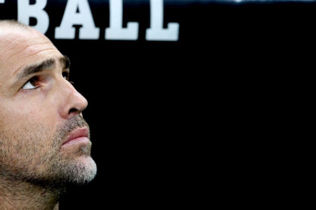                                                                 NCE O FUTBOLCULARI ELETRMT  <br><br>  Galatasaray'n Medipol Baakehir karsnda ald 5-1'lik yenilginin ardndan yapt aklamada Tudor, 'lk 11'den 4-5 isim beklediimiz performans gsteremedi' ifadelerini kullanm ve bu aklama futbolcular arasnda tepkiye neden olmutu.                                                        