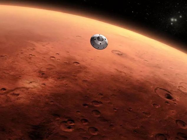 2005 ylnda beri Mars Reconnaissance Orbiter (Mars Keif Yrngesi)'ndeki verileri analiz eden aratrmaclar, Mars'n yeraltnda bulunan tabakann 'neredeyse saf buz gibi grnyor' aklamasn yapt.       