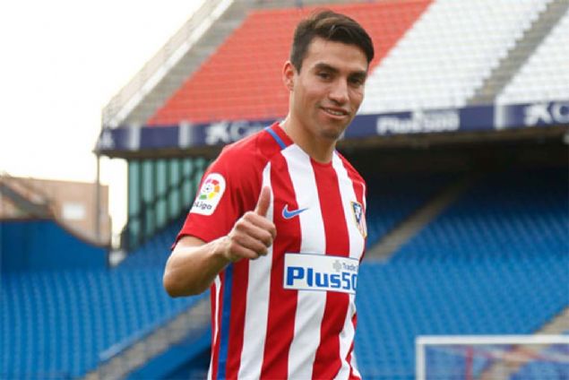                                                                 Fenerbah�e'den Gaitan harekat�...  <BR><BR>  Sol bekten vazge�en teknik direkt�r Aykut Kocaman orta sahada iki kanatta da oynayabilecek bir transfer isterken, Atletico Madrid�in Arjantinlisi Nico Gaitan�� i�aret etti. �spanyol kul�b�nde forma �ans� bulamayan 29 ya��ndaki Gaitan��n kiralanmas� i�in �n temaslar ba�lad�.                                                            