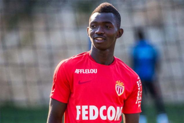                                                                 Fener'in s�rprizi Adama Traore<BR><BR>  Kocaman orta alana sol ayakl� bir isim istedi Y�netim de Monaco�lu Traore�ye y�neldi... Yabanc� kontenjan�ndaki sorun nedeniyle Kocaman'�n �ilili Isla'y� g�zden ��karabilece�i iddia edildi.  <BR>  YABANCI kontenjan� nedeniyle �u ana kadar ara transferde beklenen ad�mlar� atamayan Fenerbah�e'den s�rpriz bir hamle geldi... Al�nan bilgilere g�re teknik direkt�r Aykut Kocaman y�netimle yapt��� son g�r��mede orta alana, iki y�nl� oynayacak sol ayakl� bir futbolcu takviyesi istedi.                                                          