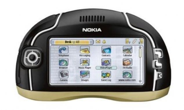    Nokia 7700 :    2003 y�l�nda piyasaya s�r�len cihaz hem i� fokuslu hem de multimedya i�erikleri destekleyen donan�msal �zellikleriyle geni� bir kitleye hitap ediyordu. 