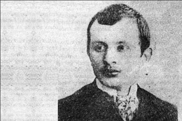Seyfettin yemek yiyemiyor, gnden gne zayflyordu. Onunla ilgilenen isimse en yakn arkada Ali Canip olmutu. Ali Canip, Seyfettinin yanna sk sk uruyor, yemesi iin de kendi evinden yemek getiriyordu.  