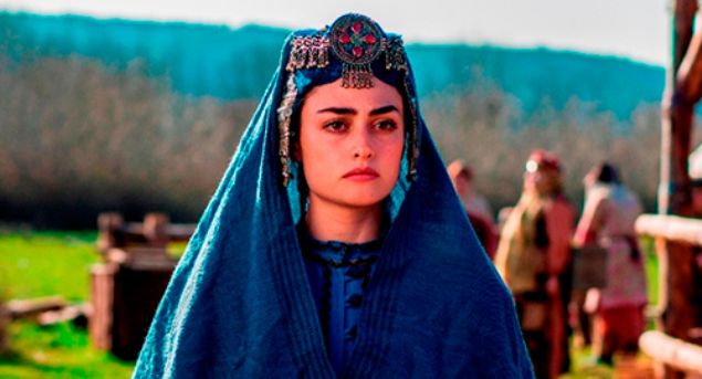 G�khan T�re Esra Bilgi� �iftinin d���n�nde Cumhurba�kan� Recep Tayyip Erdo�an ve Emine Erdo�an nikah �ahitli�i yapm��t� ve 3 �ocuk s�z� vermi�lerdi.     