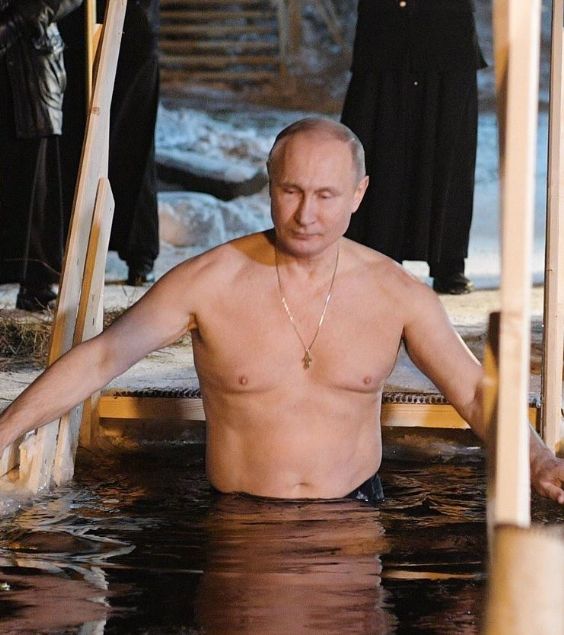    ​Y�z�nden, durumdan �ikayet�i olmad��� anla��lan Rus lider, Hava s�cakl��� ise �6 civar�ndayd�. 