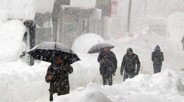         GNEYDOU ANADOLU  <br><br>  ok bulutlu ve aralkl yamur ve saanak yal geecei tahmin ediliyor.  <br><br>  DIYARBAKIR C, 7C  <br><br>  ok bulutlu ve aralkl yamur ve saanak yal  <br><br>  GAZIANTEP C, 7C  <br><br>  ok bulutlu, le saatlerinden sonra aralkl yamur ve saanak yal  <br><br>  MARDIN C, 8C  <br><br>  ok bulutlu ve aralkl yamur ve saanak yal  <br><br>  SANLIURFA C, 11C  <br><br>  ok bulutlu ve aralkl yamur ve saanak yal   