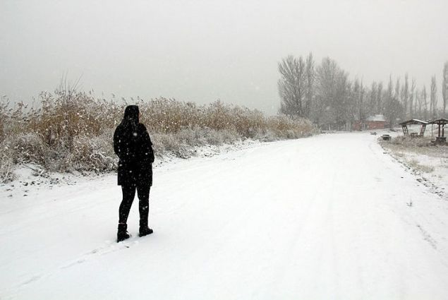        DOU ANADOLU  <br><br>  ok bulutlu, karla kark yamur ve kar yal geecei tahmin ediliyor. Blge genelinde buzlanma ve don olay bekleniyor.  <br><br>  AGRI C, -2C  <br><br>  ok bulutlu, aralkl kar yal  <br><br>  ERZURUM C, 0C  <br><br>  ok bulutlu, aralkl kar yal  <br><br>  MALATYA C, 6C  <br><br>  ok bulutlu, aralkl yamur ve karla kark yamurlu  <br><br>  VAN C, 5C  <br><br>  ok bulutlu, aralkl hafif kar yal    