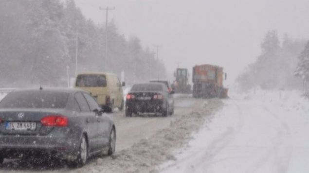      ANADOLU  <br><br>  ok bulutlu, gney ve dousunun aralkl kar yal geecei tahmin ediliyor. Sabah ve gece saatlerinde buzlanma ve don olay bekleniyor.  <br><br>  ANKARA C, 1C  <br><br>  Paral ve ok bulutlu  <br><br>  ESKISEHIR C, 0C  <br><br>  Paral ve ok bulutlu  <br><br>  KAYSERI C, 2C  <br><br>  ok bulutlu, aralkl kar yal  <br><br>  KONYA C, 2C  <br><br>ok bulutlu, aralkl kar yal       
