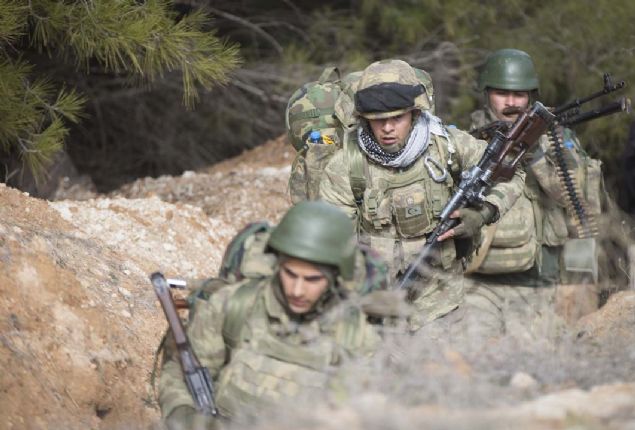                                                                 YPGnin ikmal yollar kesiliyor   <br><br>  TERORSTLER PANKTE   <br><br>  PYD/PKK Afrin merkezinde aralardan hoparlrlerle halka eylemlere katlma ars yapyor. stihbarat kaynaklar halkn bu arlara cevap vermediini bildirdi.                                                         