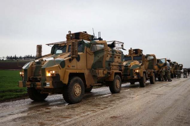 14 nokta ele ge�irildi  <br><br>  �SO ve TSK, Afrin�in bat�s�, kuzeyi ve kuzeybat�s�ndan ba�lat�lan operasyonda, toplam 14 noktay� ele ge�irmi�ti. Bu noktalar aras�nda �enkal, 10 km do�usundaki Bali ve Kurni, Hatay��n Hassa il�esinin kar��s�nda bulunan Adah Manli, Bakki ve Balal Kuy, �eyh Uba��, Marsu ve Haftar, �eyh Har�z k�y� ile bu k�y�n yak�n�ndaki �eyh Har�z tepesi de yer al�yor.    