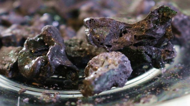 Son rettiimiz bu yaktn tonu 4 buuk milyon dolar gibi bir fiyat ediyor. Fakat Trkiyede mal olu fiyat ok yksek rakamlar bulmuyor. lenmeden 50 bin dolar gemeyecek bir rakamdadr,ama ilenince fiyat ok artyor. Bizim de amacmz, dnyadaki ve lkemizdeki gelien problemlere zm retmektir.   