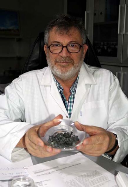 Kt mal sahibi insan ev sahibi yaparm diye bir laf vardr. zellikle Amerikann bu son Zeytin Dal operasyonunda yapt tavr, yanl hareketler bizleri savunma sanayinde yeni ham madde arayna itti. Bizler, bu ynde yaptmz almalar dorultusunda Amorfosbor isimli bu deerli yakt retmeyi baardk. Fzelerimizde kullanabileceimiz bir yakt trdr bu.   