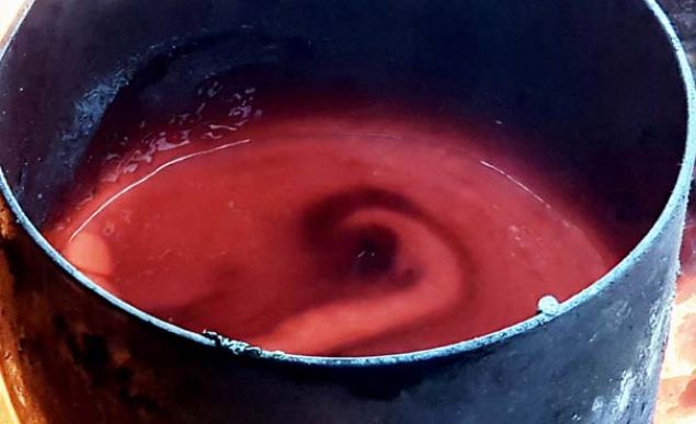 Edremit ilesindeki Ar-Ge firmas, Trk savunma sanayiinin gelimesine katkda bulunmak iin nemli bir alma yapt. Kendi imkanlaryla bor madenini farkl bir biimde ileyerek yakta dntren firmann bilim heyeti, ABDnin yaklak 50 yldr rettii ve dnya pazarnda tonu 4 buuk milyon dolar civarnda satlan Amorfosbor isimli fze ve roket yaktn retmeyi baard.   