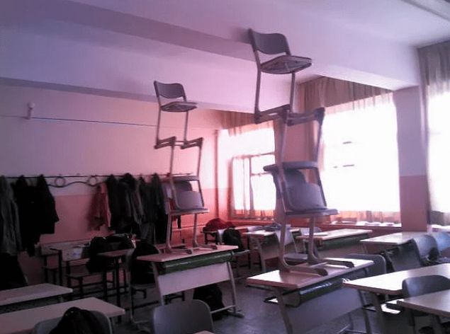 Bo� zamanlar�n� de�erlendirmek i�in ilgin� y�ntemler bulan insanlar bak�n can s�k�nt�lar�n� nas�l gideriyorlar...  