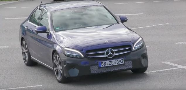 Makyajl C-Serisi: Mercedesin S Serisinde uygulad yeni yz C Serisinde de grmeye balayacaz.   