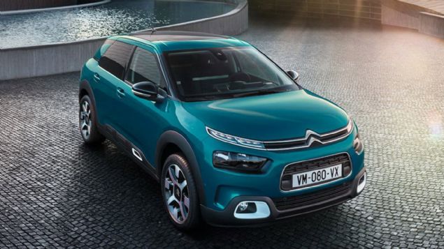Citroen C4 Cactus: Citroenin C4 retmeme konusunda kararsz kald dnemde C4 Cacts bu aracn ismini tamaya devam edecek.   