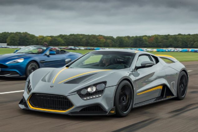 Zenvo: Supersport aralar reten firma, tamamen karbon fiberden oluan hypercar ile sahalara geri dnyor.   
