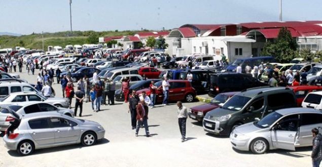 Yani toplamda trafi�e kay�tl� 16 ya� �zeri 7 milyon 671 bin 760 adet ara� var. Trakt�r ve motosikleti ��kard���m�z zaman toplam �TV te�vikinden yararlanacak ara� say�s� 6 milyon adedi bulacak. 