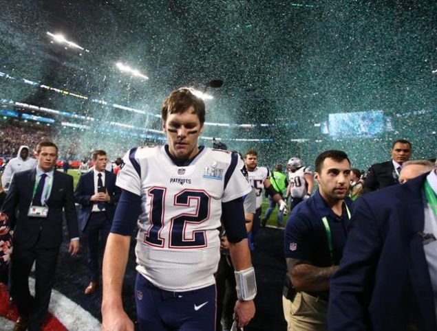                                                                 New England Patriots'tan Tom Brady, ma�tan galibiyetle ayr�lmas� durumunda 6'nc� Super Bowl zaferini elde ederek Amerikan futbolu tarihinde bunu ba�aran ilk oyuncu olacakt�.                                                       