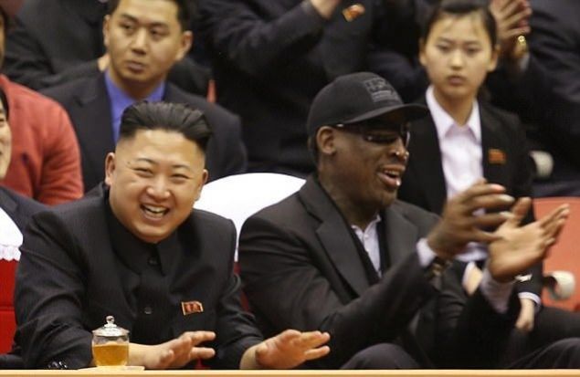 NTV'de yer alan habere g�re, tesiste 50 ila 60 ki�inin bulundu�unu belirten Rodman, bu ki�ilerin tek g�revinin e�leniyormu� gibi rol yap�p, Kuzey Kore liderinin yaln�z hissetmemesini sa�lamak oldu�unu da s�zlerine eklemi�ti. 