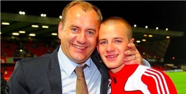                                                                 VLAD�M�R WE�SS � VLAD�M�R WE�SS                                                         