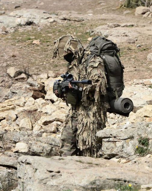   Birliklerin meskun mahal harekatlarna da destek veren keskin nianclar, bugne kadar ok sayda terristi etkisiz hale getirerek, hem harekata katlan birliklerin hem de sivillerin can gvenliinin salanmasnda nemli katkda bulundu.     