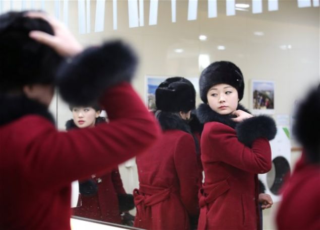 229 ki�iden olu�an Kuzey Kore'nin G�zeller Ordusu, asl�nda kapitalist devletlerde s�k�a g�rd���m�z amigo k�zlar�n kom�nist versiyonu.      