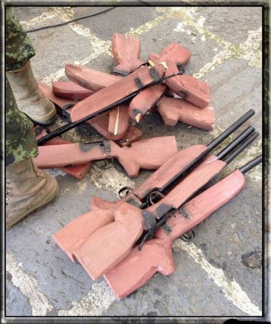  Basit malzemelerle ldrc silahlar retebilen mahkumlarn silahlar gvenlik gleri tarafndan ele geirildi.  