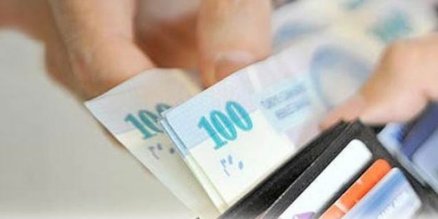                                                                 Vas�fl� i��i durumunda olan ve uzun s�re k�deme sahip bir i��inin bu �cretle �al��t���n�n kabul� hayat�n ola�an ak���na ayk�r�d�r. Bu nedenle emsal �cret ara�t�rmas� yap�l�p sonucuna g�re karar verilmesi gerekirken, eksik inceleme ile yaz�l� �ekilde karar verilmesi hatal�d�r.                                                         