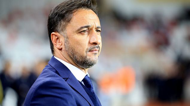 �in Ligi tak�mlar�n�n teknik direkt�rlerinin kazand��� y�ll�k �cretler dudak u�uklatt�. Fenerbah�e'nin eski teknik adam� Vitor Pereira da ald��� parayla adeta servetin sahibi oldu.<br>                                                                  Fenerbah�e'ye 11 Haziran 2015 y�l�nda gelen Portekizli teknik adam Vitor Pereira, sar� lacivertlilerde sadece 1 sezon g�rev yapt�. Oynatt��� oyun ve yapt��� a��klamalar �ok tart���ld�.                                                         