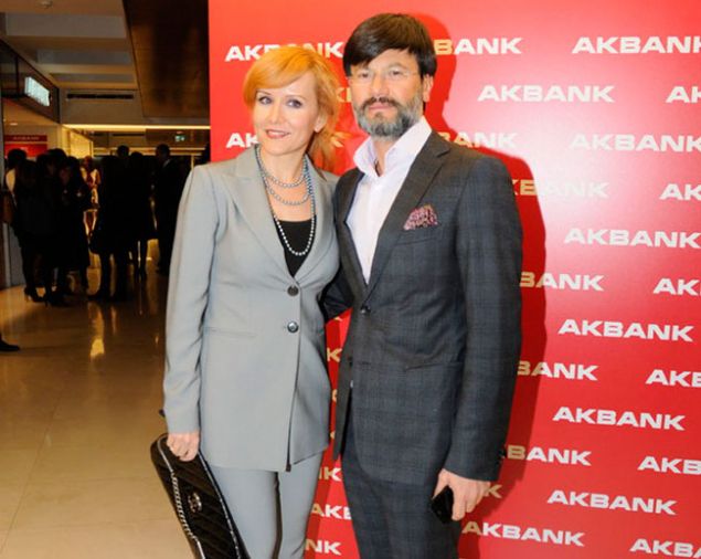                                                                 Olgun Zorlu- Zorlu Holding 1 milyar dolar...  <br><br>  (internethaber)                                                       