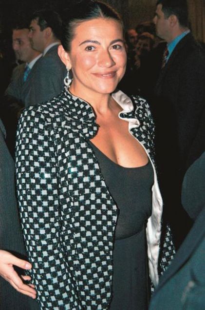                                                                 Filiz ahenk- Dou Holding- 2 milyar 300 milyon dolar...                                                       