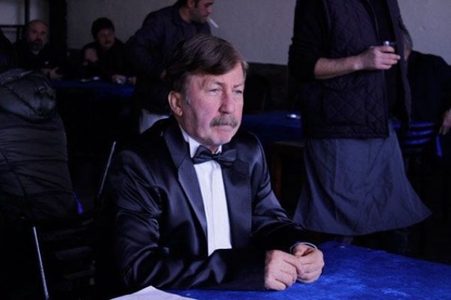 Flash TV�nin Bursa�da �ekilen fenomen dizisi �imdi beyazperdede. 90�l� y�llarda ekrana gelen reality dizi �Ger�ek Kesit�, Onur �nl� imzas�yla sinema filmine d�n��t�. Bir d�neme damgas�n� vuran, ger�ek hikayelerden uyarlanan televizyon program�, 'Ger�ek Kesit: Manyak' ad�yla filme al�nd�.   