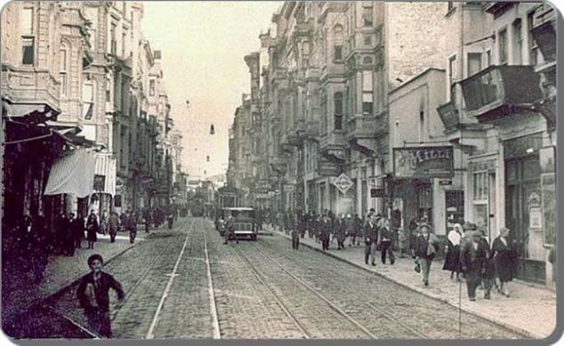   istiklal Caddesi, 1930     