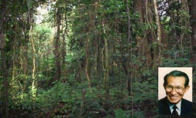     Hiroo Onoda1974 ylnda Flipinler'de bir ormanda bulundu. 2. Dnya Sava'nda askerlik yapt. Tam 30 sene o ormanda yaad.Onoda, 2. Dnya Sava esnasnda Filipinler'e grev iin gnderilen bir Japon Subaydr. Grevi Filipinler'in Amerika ile olan ibirliini engellemek ve asla teslim olmamaktr. Japonya'nn savata yenilmesiyle birlikte, sa kalan bir grup arkadayla yenilgiyi kabul etmez ve ormana kaar. Yer yer filipinlilerle atan Onoda, savan bittiini kabul etmez. Dier arkadalarn da atmalarda kaybeden Onoda tam 30 yl boyunca ormanda tek bana yaar. Savan bittii ile ilgili gazeteler ormana bulmas iin brakl ancak hepsinin bir oyun olduunu dnr. Ta ki 1974'te dnya turu yapan bir Japon hippie ile karlaana kadar. Japon hippie ona gerekleri syler ve Onoda sadece komutanndan emir gelirse Filipinler'i terkedeceini belirtir. Japonya'da emekli olup, kitap ileten komutanna bir geri ekilme emri imzalatlr ve Onoda ancak o zaman teslim olur.     