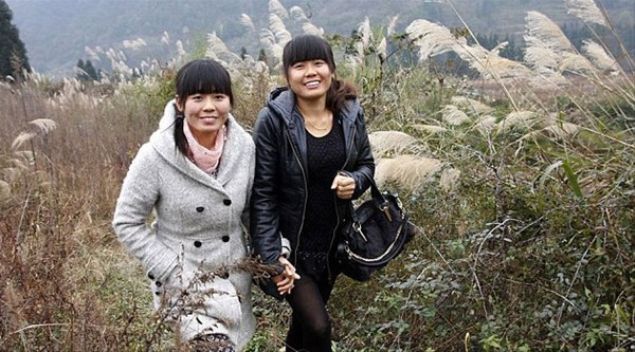    24 yandaki gen kz kendisini Yanfei sanarak konuanlardan yaad yerin adresini renerek Yanfei'ninkapsn ald.       