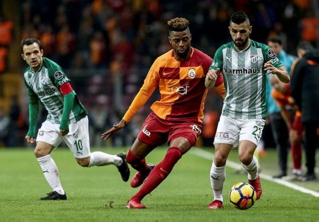                                                                 Bu oyuncularn yan sra getiimiz sezonlarda kadroda bulunan baz oyuncular ilk defa Kadky'de derbi heyecan yaayacak  <br><br>  Ryan Donk                                                        