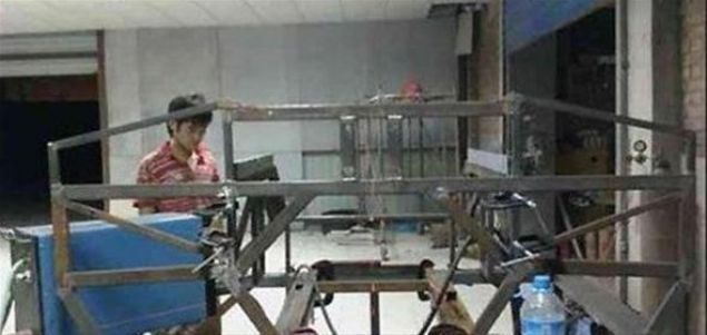 lk yl malzemeleri toplamakla uraan ikili daha sonra yava yava aracn iskeletini oluturdu.     