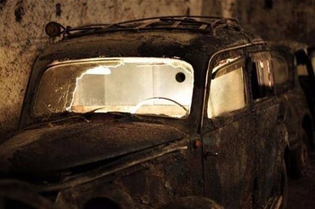   2012 y�l�nda Tononi Persico adl� 90 ya��nda bir adam Napoli'li jeolog Gianluca Minin'e II. D�nya Sava�� s�ras�nda sakland�klar� bu t�nellerden bahsedince Galleria Borbonica'y� turistik olarak de�erlendirmek i�in �al��malara ba�land�.      