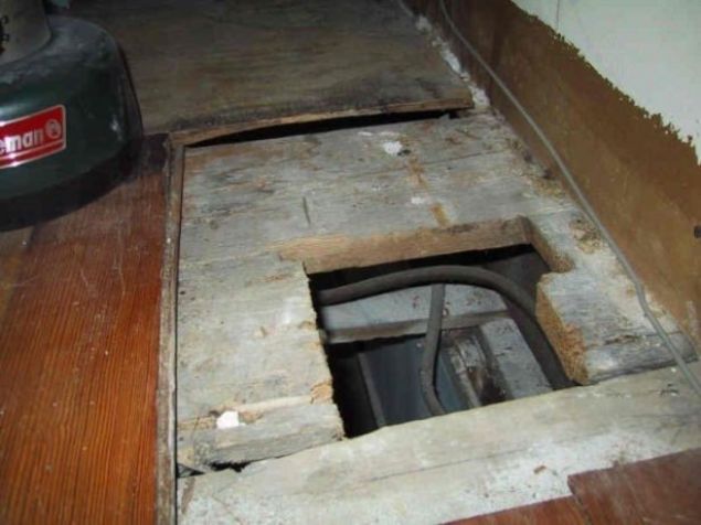    Amerika'da bir aile ev tadilat�nda ho� bir s�rprizle kar��la�t�. Evin zeminini yenileyen aile zemindeki tahtalar� kald�r�nca g�zlerine inanamad�.     