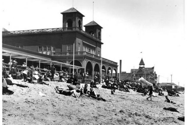 stanbul ve dnyann pek ok ehrinden arpc karelerin 100 yl nceki halleri hayranlk uyandrd.    <br><br>    Santa Monica, Kaliforniya - 1901   