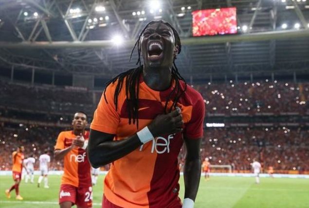                                                                 Gomis                                                         