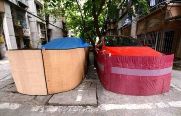   Gece park ettikleri ara�lar�n�n a� kalan fareler taraf�ndan zarara u�rat�lmas�n� �nlemek i�in s�r�c�ler �areyi bu �ekilde bir �nlem almakta bulmu�.      