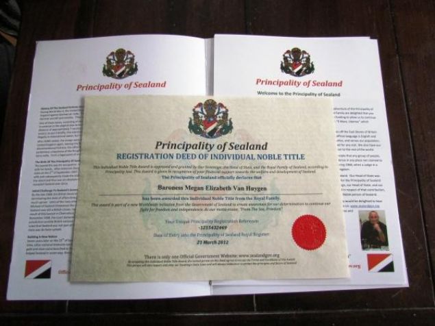  Kral Bates bunu kabul etmi. Btn futbolcular bir gecede Sealand vatanda olmu. Vestbjerg malarndan nce Sealand ulusal mar okunuyor.     